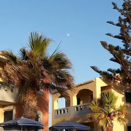 Niros Beach Aparthotel