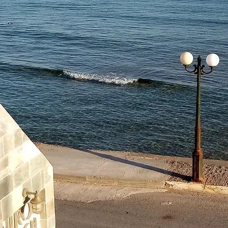 Aparthotel Niros Beach *